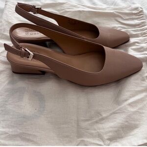Naturalizer Tan Slingback Women's Shoes